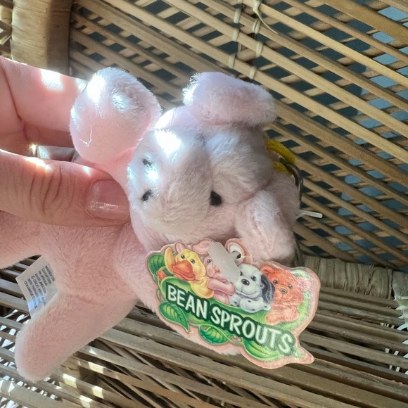 NWT Bean Sprouts Piggy Keychain - Picture 3 of 6